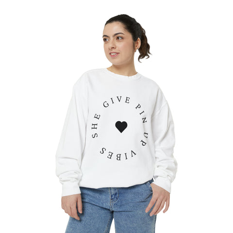 She Gives Pin UP Vibes Woman Garment-Dyed Sweatshirt