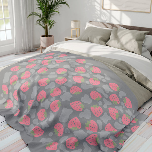 Strawberry Cow Print Arctic Fleece Blanket