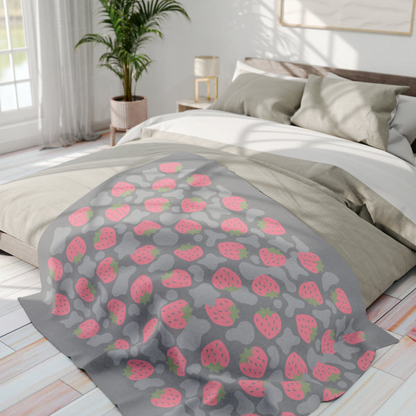 Strawberry Cow Print Arctic Fleece Blanket